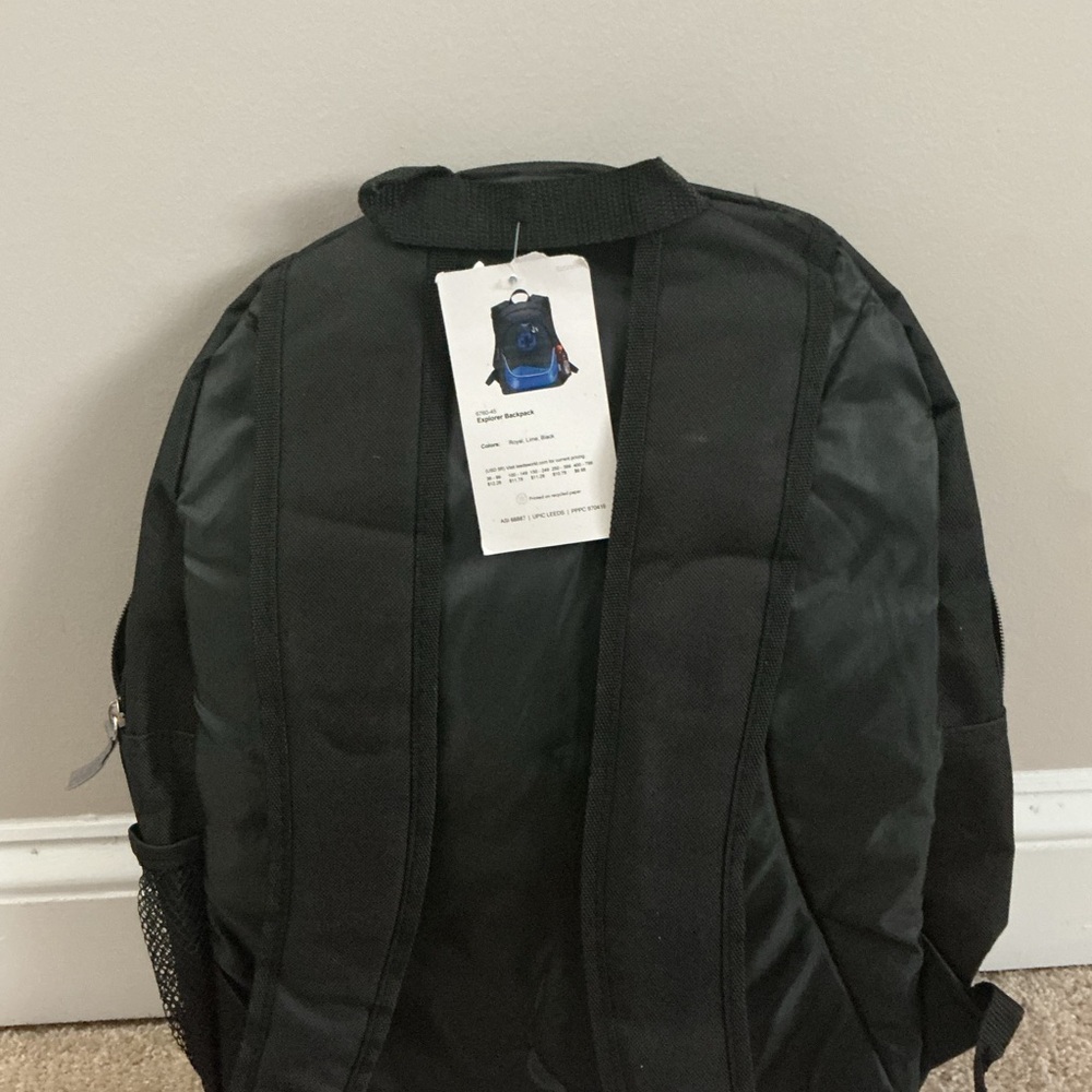 Leed’s Explorer Backpack - Picture 2 of 6
